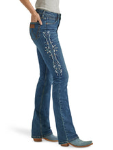Load image into Gallery viewer, Wrangler Retro Bailey Jeans - 2338917