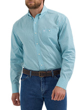 Load image into Gallery viewer, Wrangler Classic Long Sleeve Shirt - 2355323