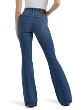 Load image into Gallery viewer, Wrangler Bespoke Flare Jean - 2359281