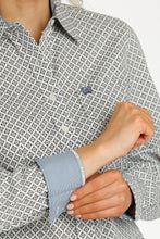 Load image into Gallery viewer, Cinch Button Up Ladies Shirt - MSW9164220