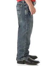 Load image into Gallery viewer, Wrangler 33 Extreme Relaxed Jeans - 33BWXVM